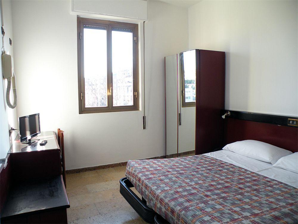 Hotel Virgilio Milano Exterior foto